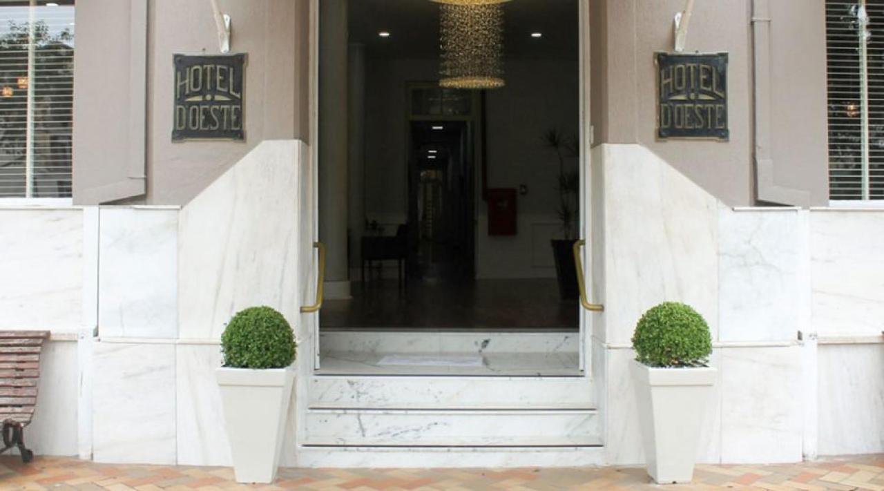 Mova Hotel D'Oeste - Localizado Em Frente A Praca Principal Da Cidade, Na Area Central - Pe Na Praca Poços de Caldas Exterior foto